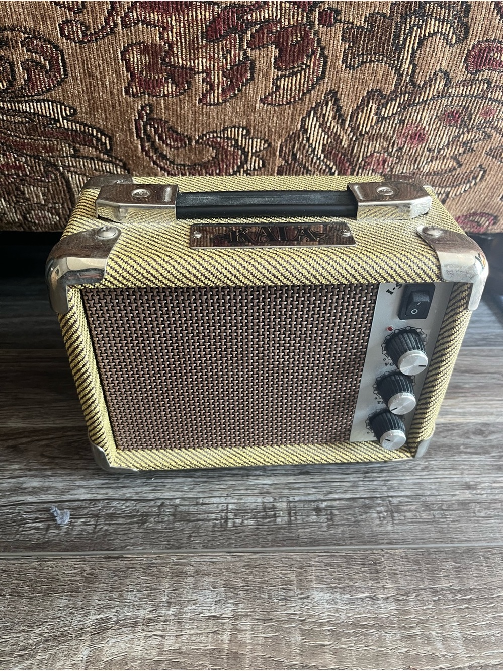 Vintage-Style Portable Bluetooth Speaker in Yellow Tweed